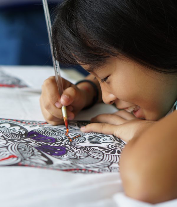 Blue Dragon-A child enjoying arts