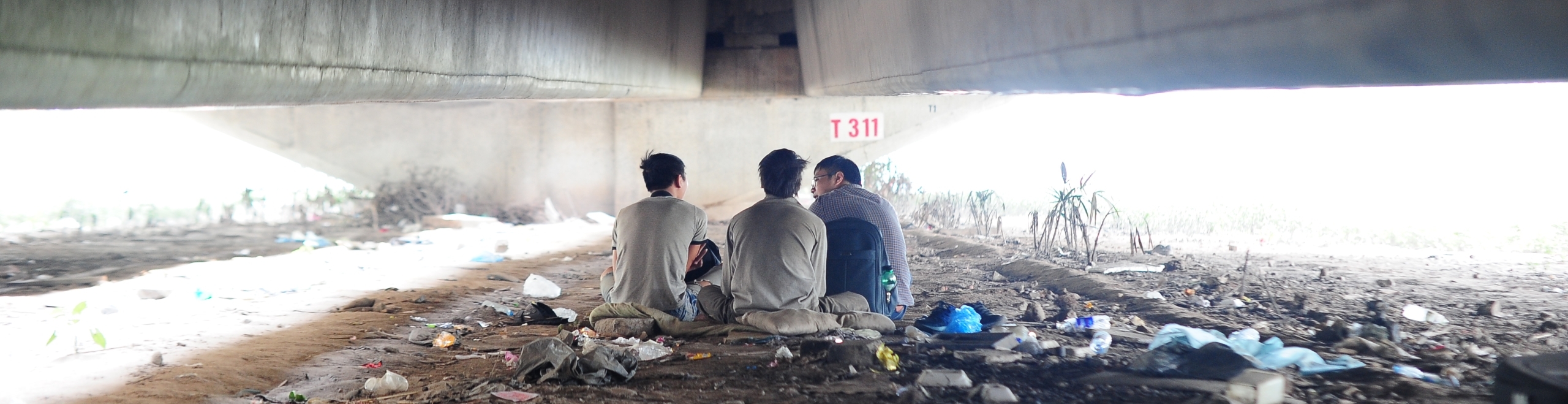 Blue Dragon-Kid lives on the street