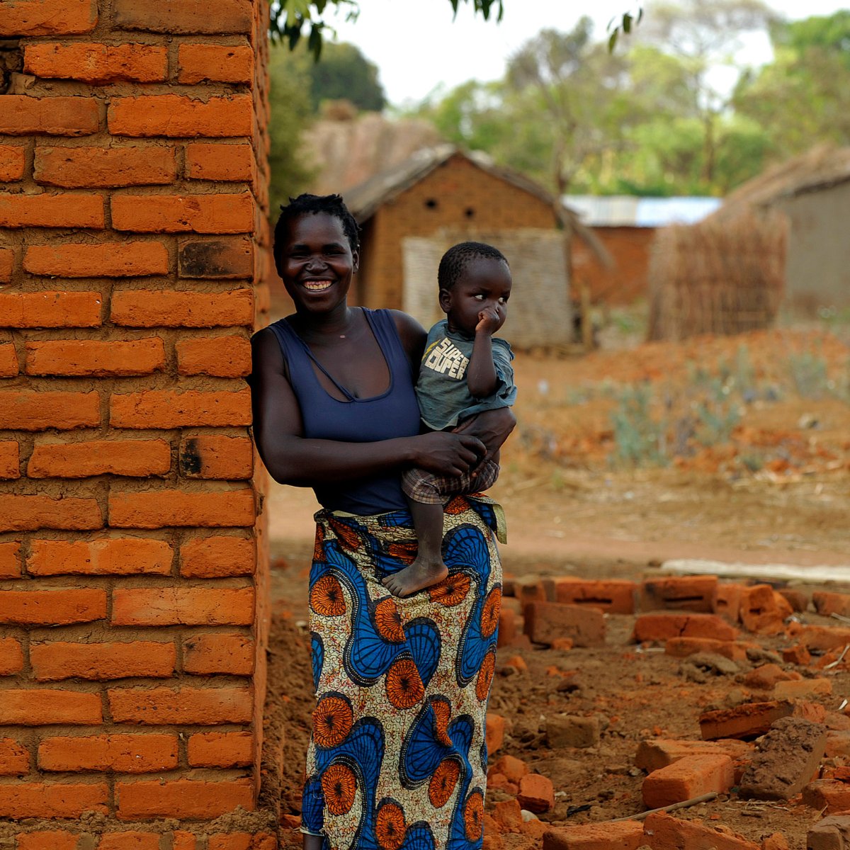Women with children (1)